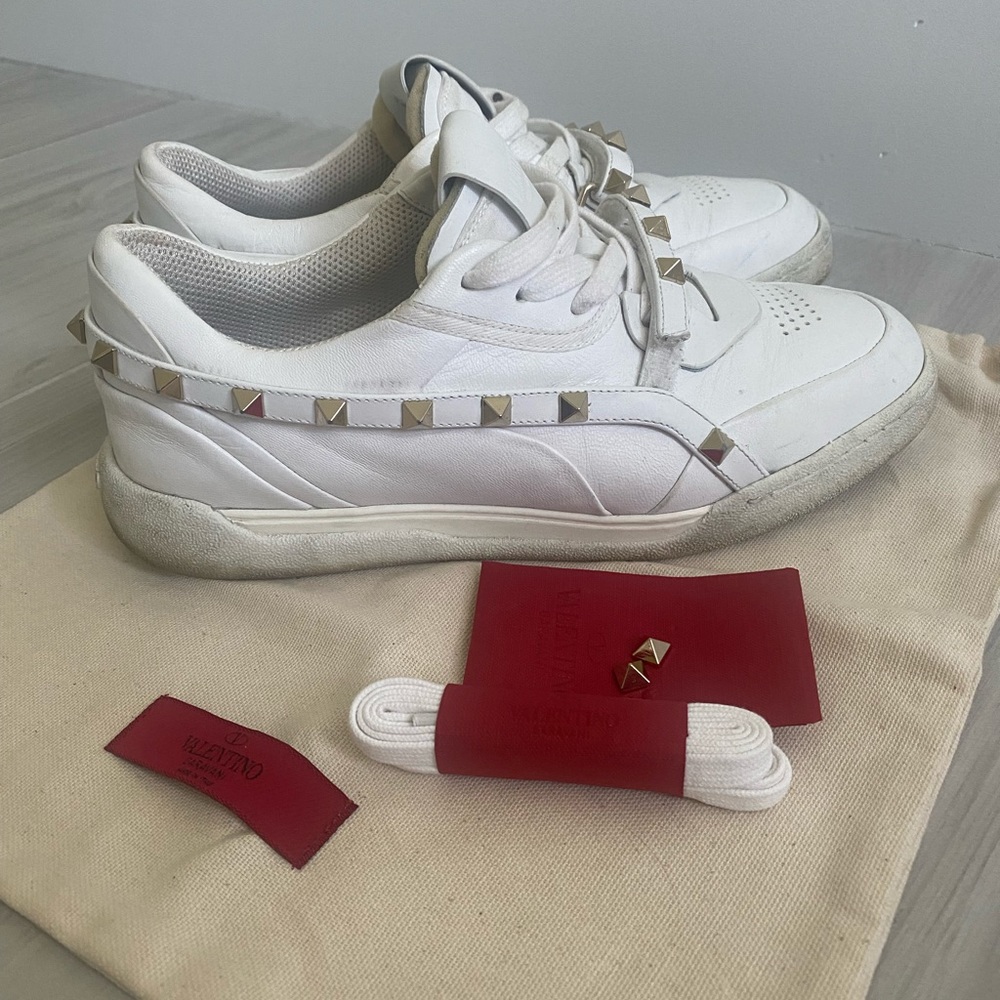 Valentino Low-Top Rockstud Armor Sneakers